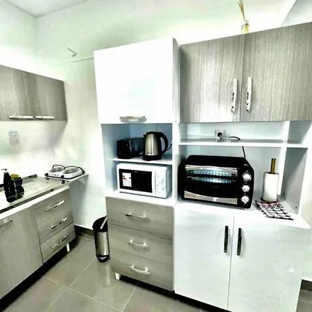 Dpto Ubicacion Perfecta Cuatro Habitaciones Tres Banos En Calle Caseros, Renovado Y Remodelado Salta Exterior photo