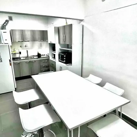 Dpto Ubicacion Perfecta Cuatro Habitaciones Tres Banos En Calle Caseros, Renovado Y Remodelado Salta Exterior photo