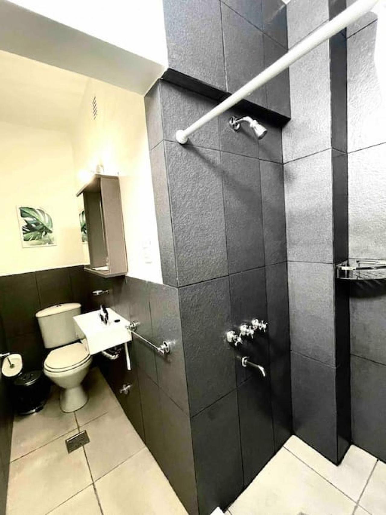 Dpto Ubicacion Perfecta Cuatro Tres Banos En Calle Caseros, Renovado Y Remodelado Apartment