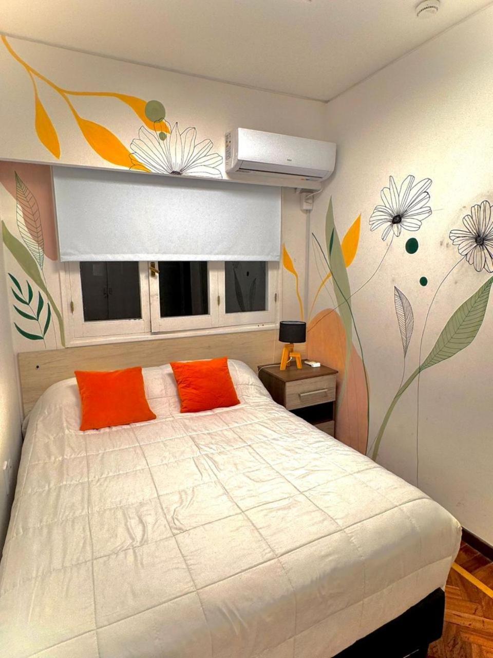 Dpto Ubicacion Perfecta Cuatro Tres Banos En Calle Caseros, Renovado Y Remodelado Apartment Salta